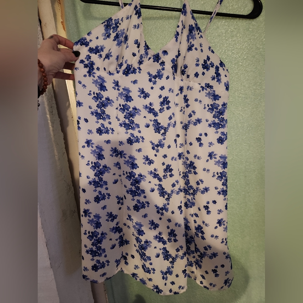 White dress with blue flowers. Forever 21 size L